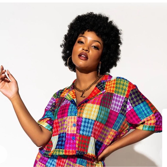 Dressed in Lala plisse set in fun house

Cropped shirt and pants set - Picture 2 of 4